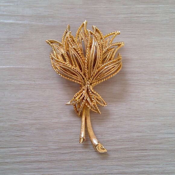 Bouquet Brooch - Picture 1 of 2